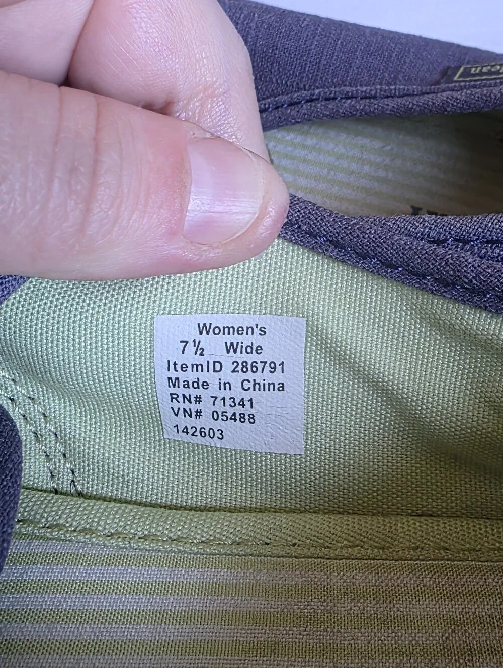 L.L. Bean Navy Womens Canvas Sneakers with Lime Contrast Laces Size 7.5